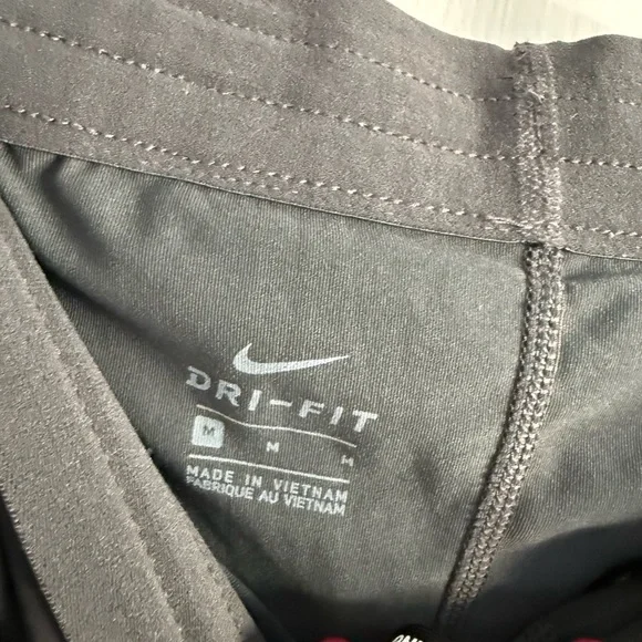 Nike Women’s Dri Fit Tempo Luxe 2-in-1 Running Shorts SZ M - Picture 2 of 3